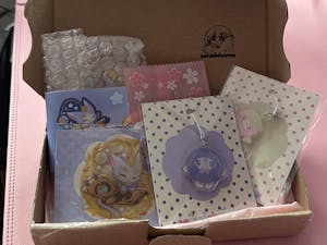 Yuumi The Magical Cat BUNDLE , League of Legends - Standee, Keycharm and Sticker