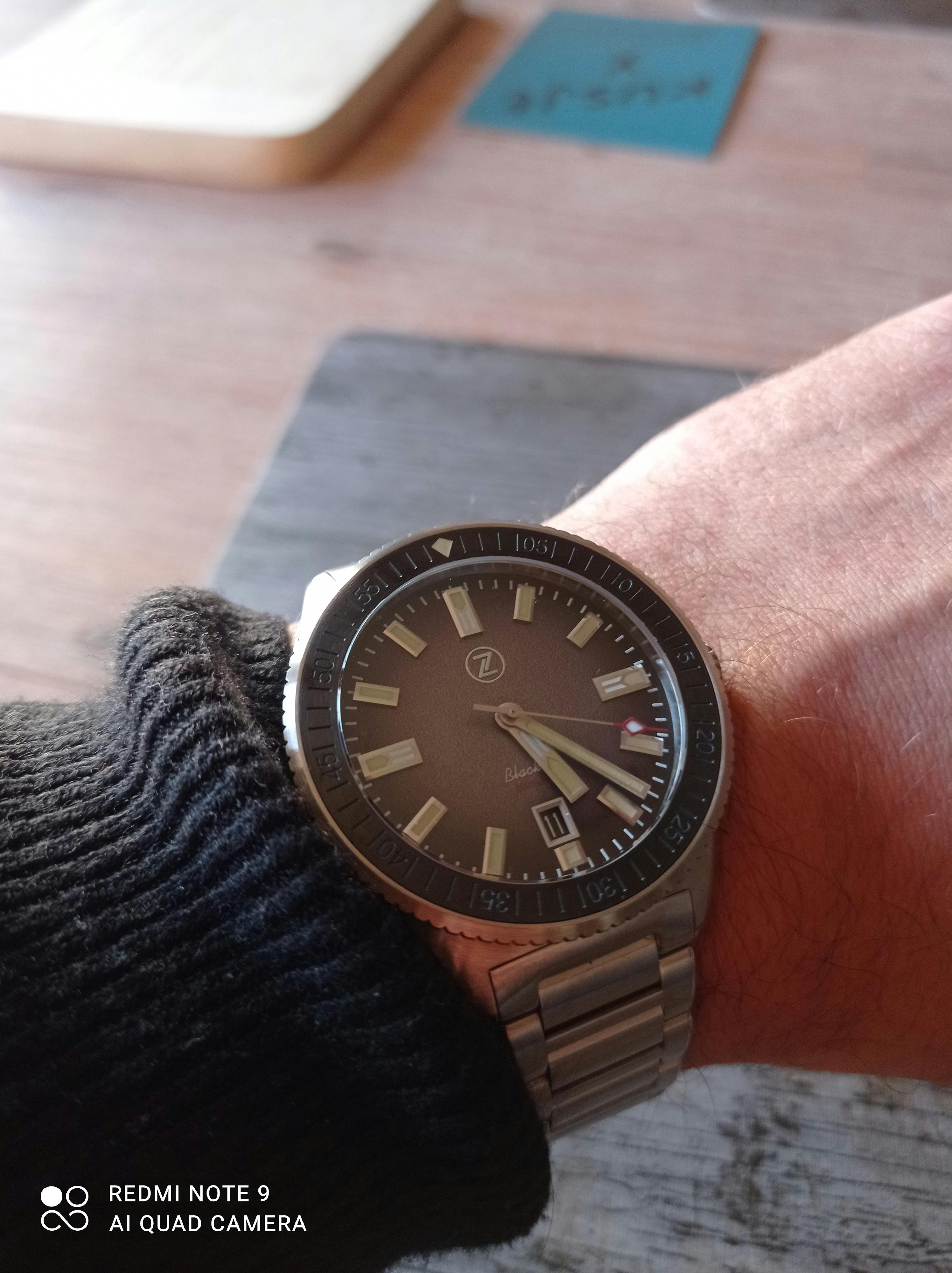 Zelos Blacktip Diver Vintage Black - SeriousWatches.eu