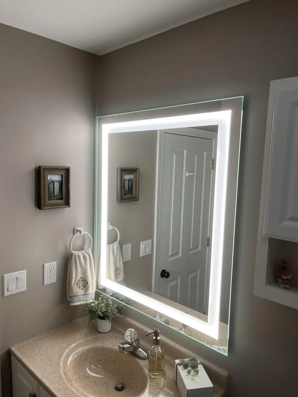Séura Lighted Vanity Mirrors