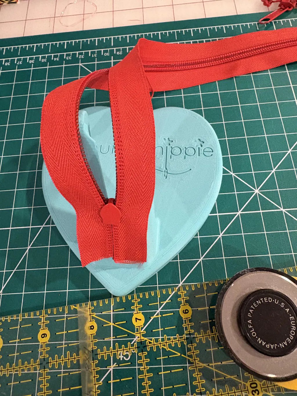 Zipper Jig SHH Universal Heart Design for Craft Notions