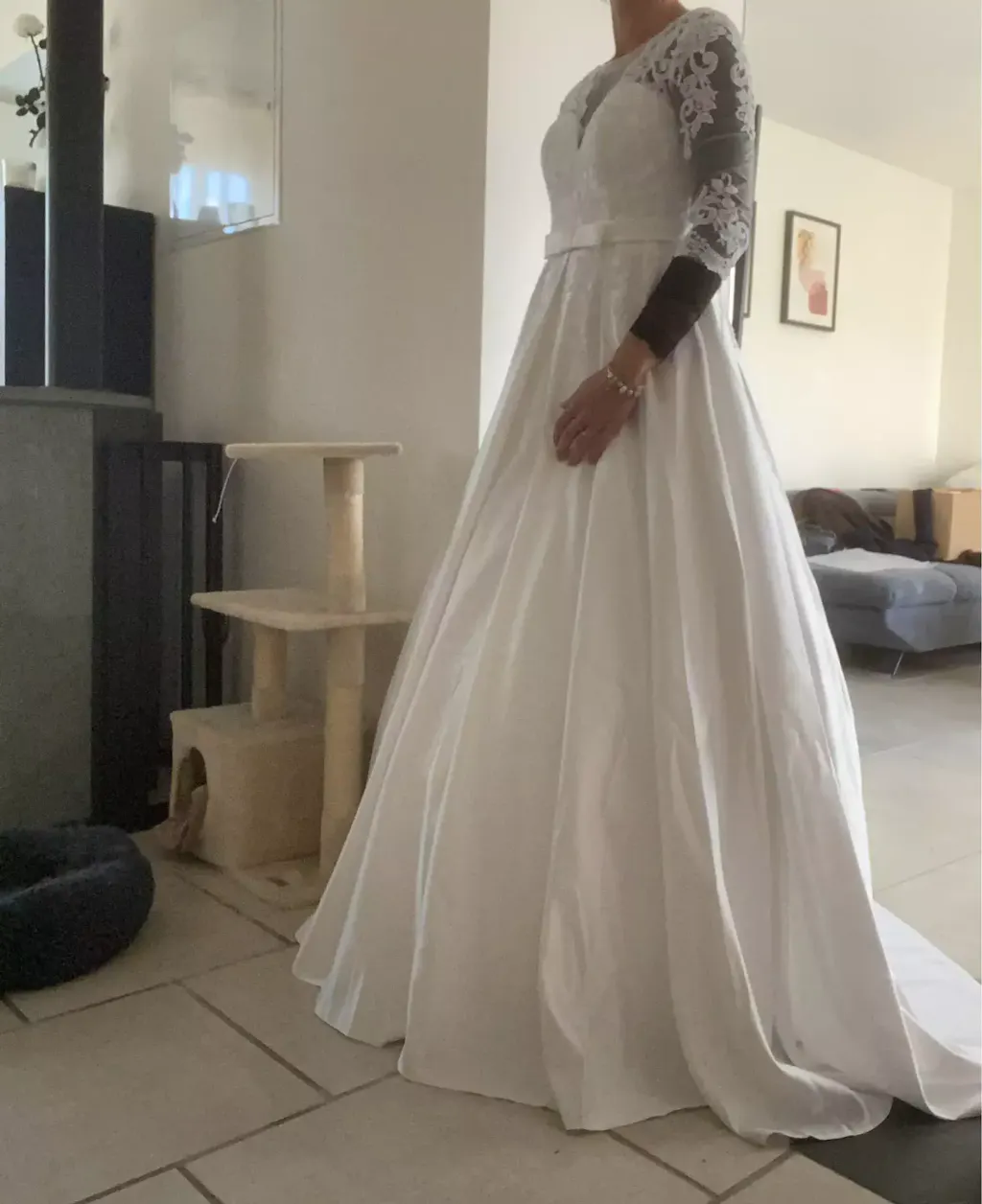 La Merchandise LAY8498 Off-White Sleeveless V-Neck Bridal Formal Gown main image 1