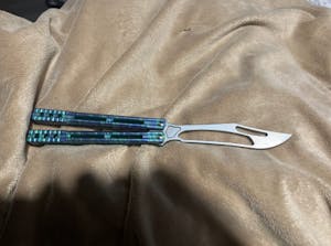 7 Series Aluminum Handle, Unbladed Butterfly Knife, Good Man Killer Killer Glass Sound, Novice and Beginner Play