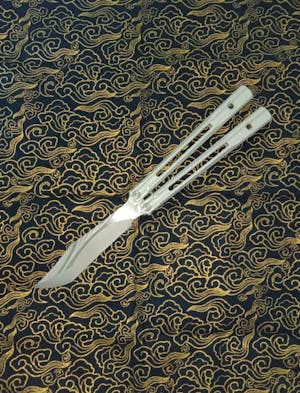 Luminous steel siren, novice butterfly knife, luminous counterweight unbladed