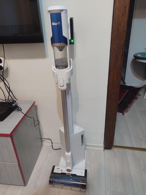 Shark Clean & Empty Auto-Empty Sistemli Şarjlı Dikey Süpürge 1,3 L