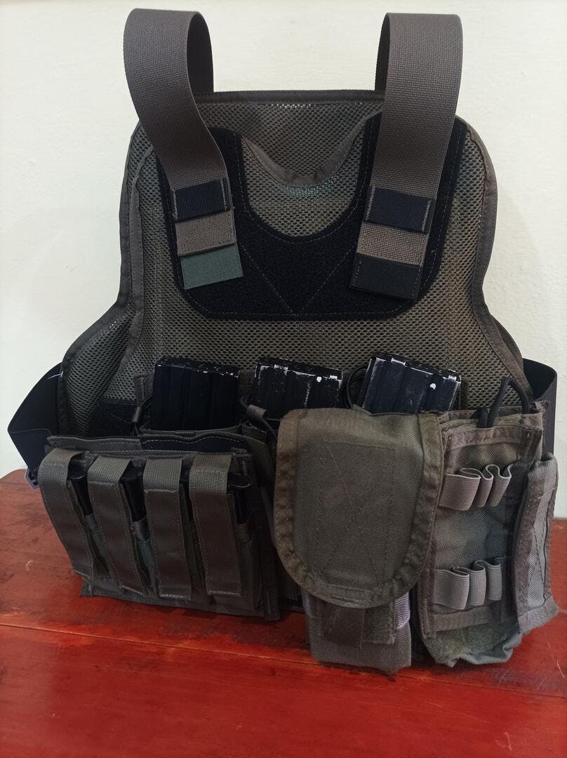 Delta force CAG tactical gears paraclete CVC vest Pre MSA smoke green