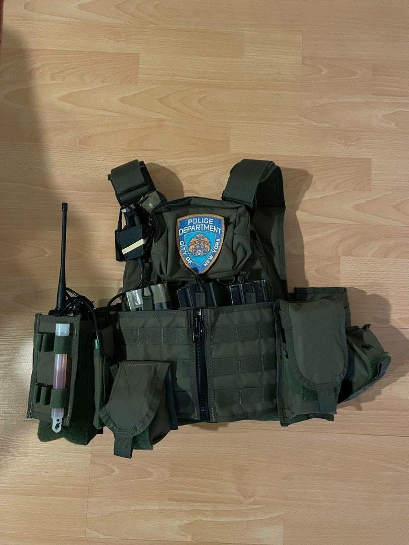 Delta force CAG tactical gear Paraclete HPC plate carrier smoke green