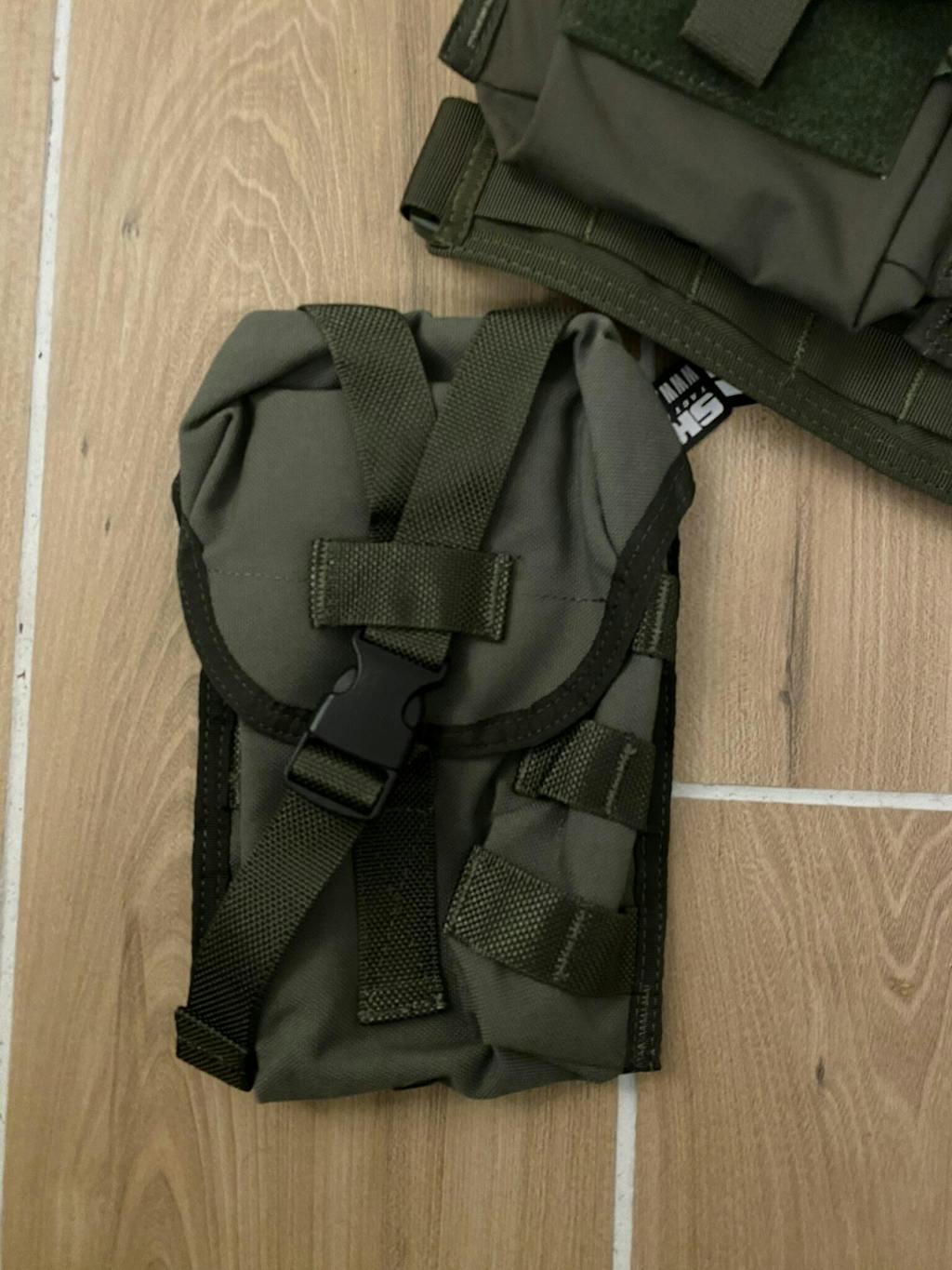 Paraclete canteen pouch smoke green