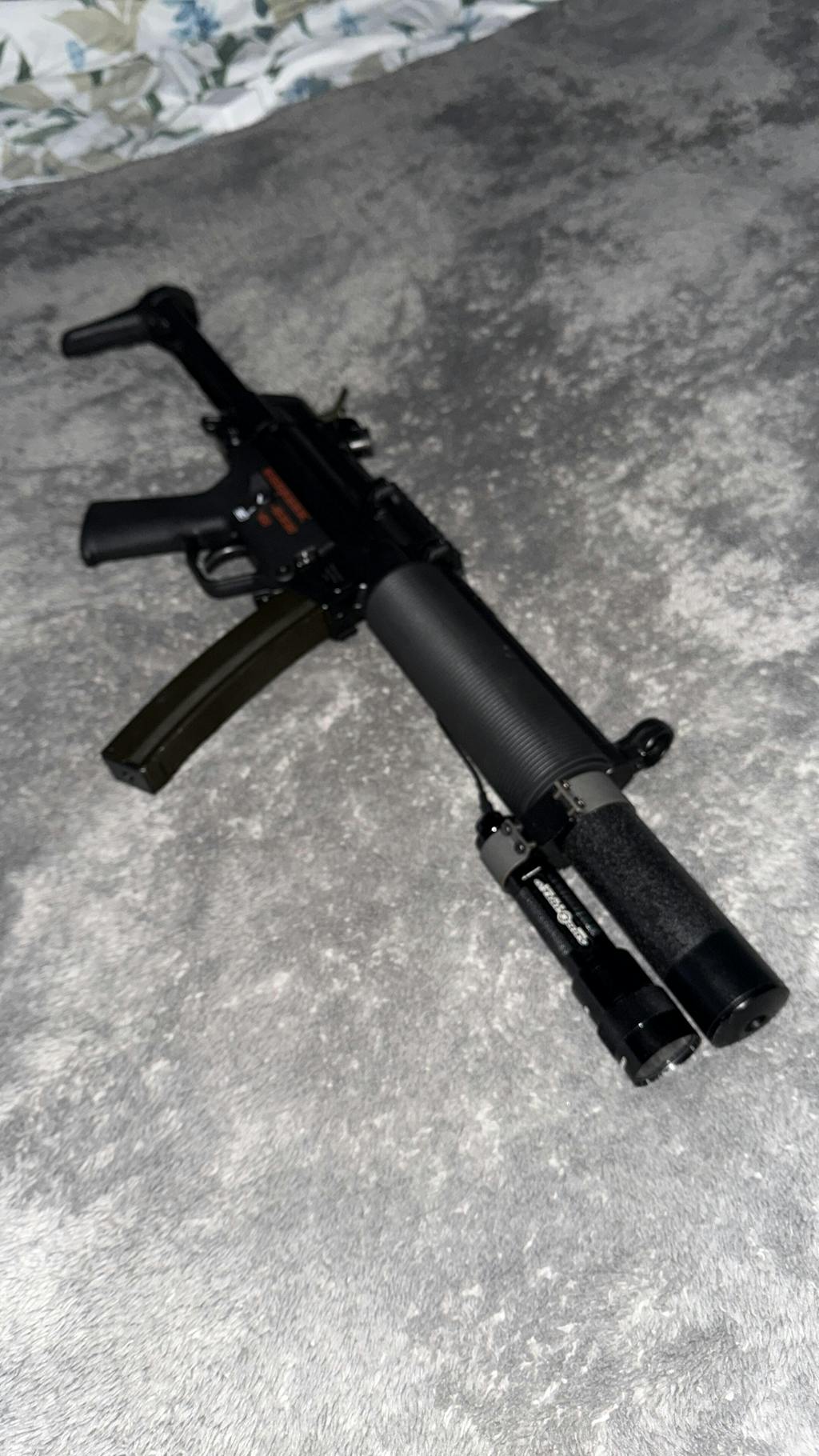 Surefire m23 style flashlight mount for MP5SD