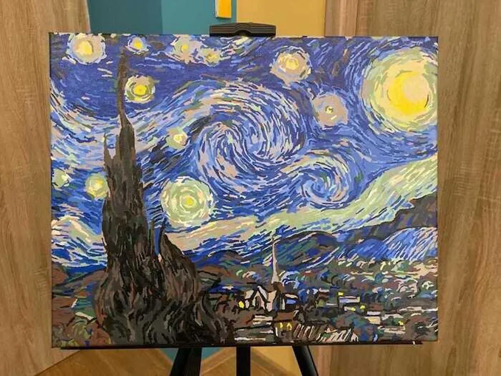 أدوات رسم لوحة ليلة النجوم