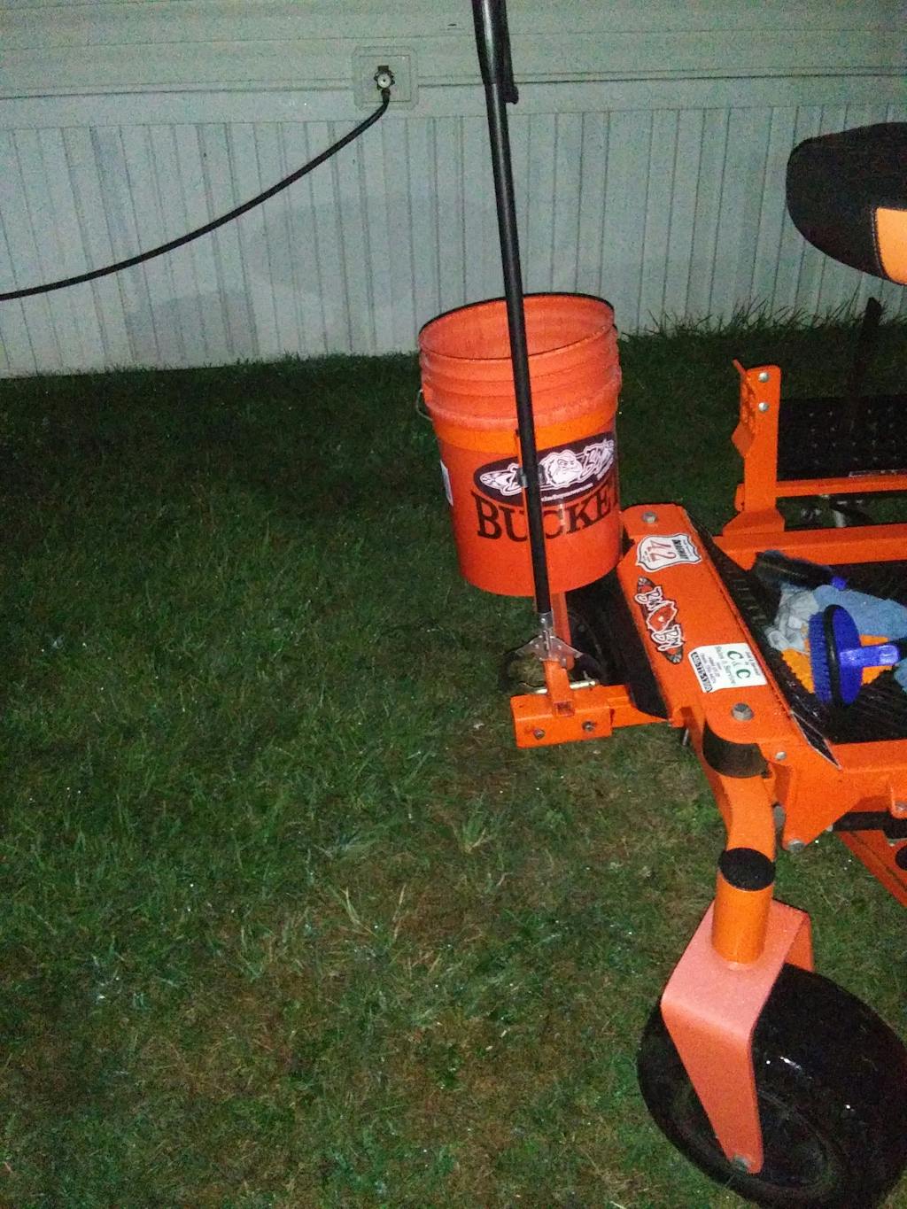 Bad Boy OEM 088020000 Hitch Mount Trash Bucket w/ Grabber (MZ/ZT Mod