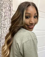 Style Charmant Glueless Luxe Couche 13x4 Highlight Perruque Sans Colle Ondulé 250% Densité