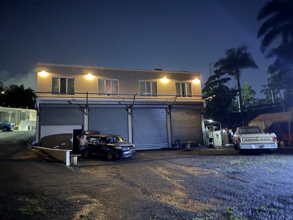 Outdoor Solar Wall Lights, Modern Black and IP65 Waterproof - Ideal for Front Porch, Entryway, and Garage