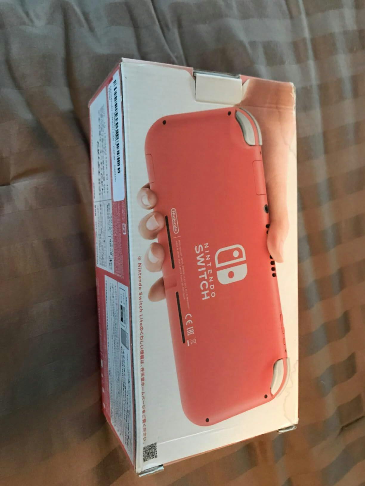 Nintendo Switch Lite Coral - Animal Crossing
