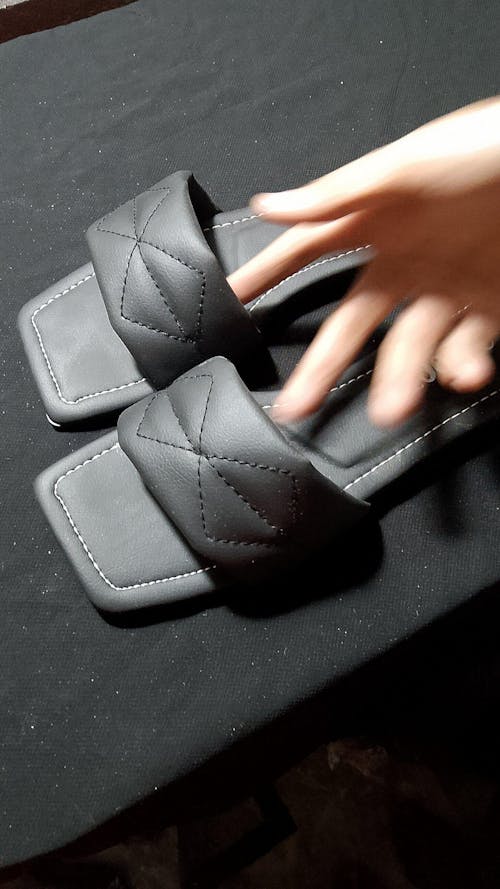 Croc- Comfy Slipper | Black