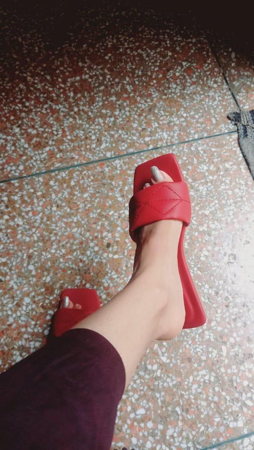 Croc- Comfy Slipper | Red
