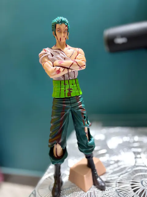 DAMAGED ZORO BADAGE FIGURE 27 CM