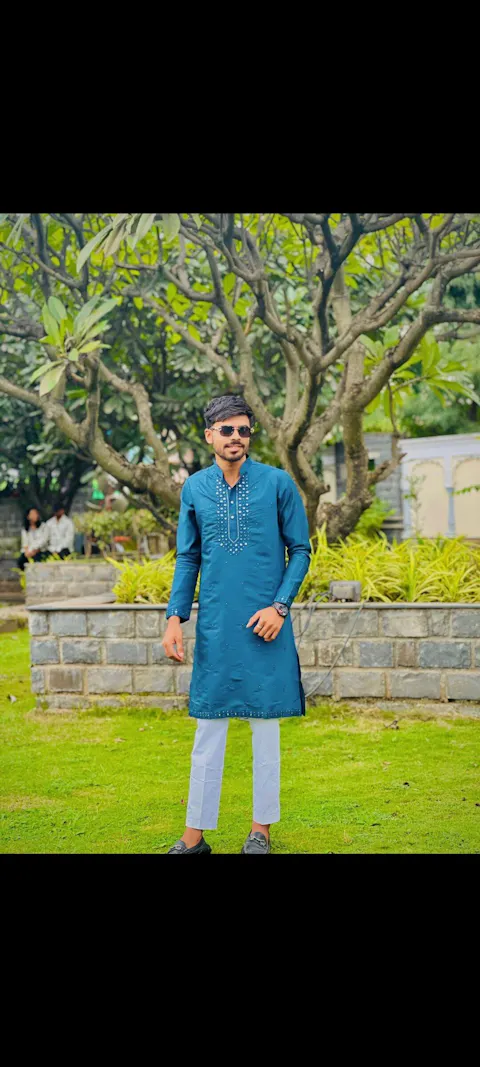 Silk Embroiderd Men's Kurta pyjama Set with Mirror Work
