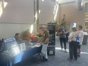 6 ft Tri-Tower Display