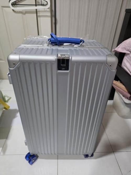 SIGNICIA Curated Bespoke Luggage