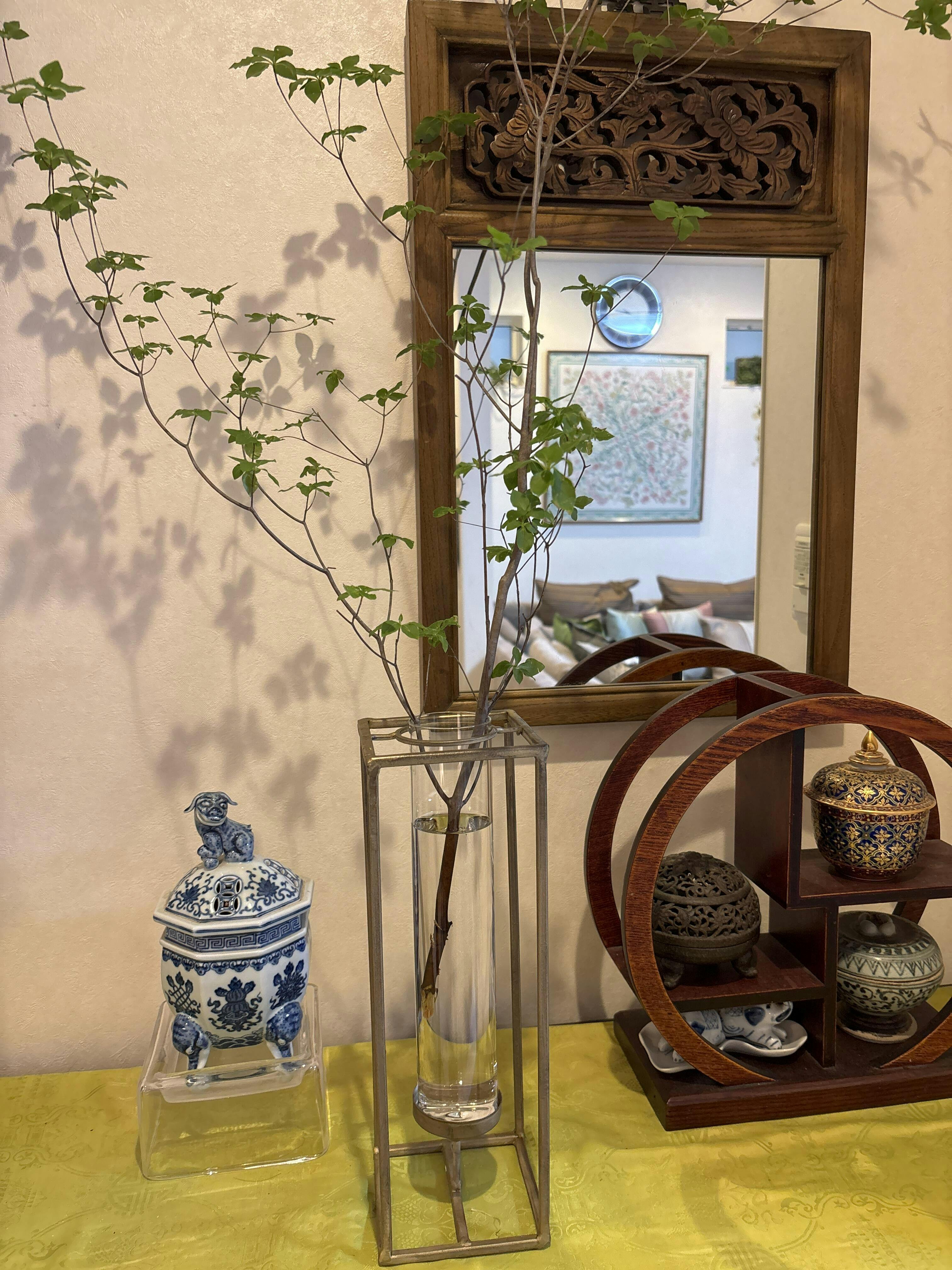 ICON ｜ アイコニックなシルエットのガラス花器