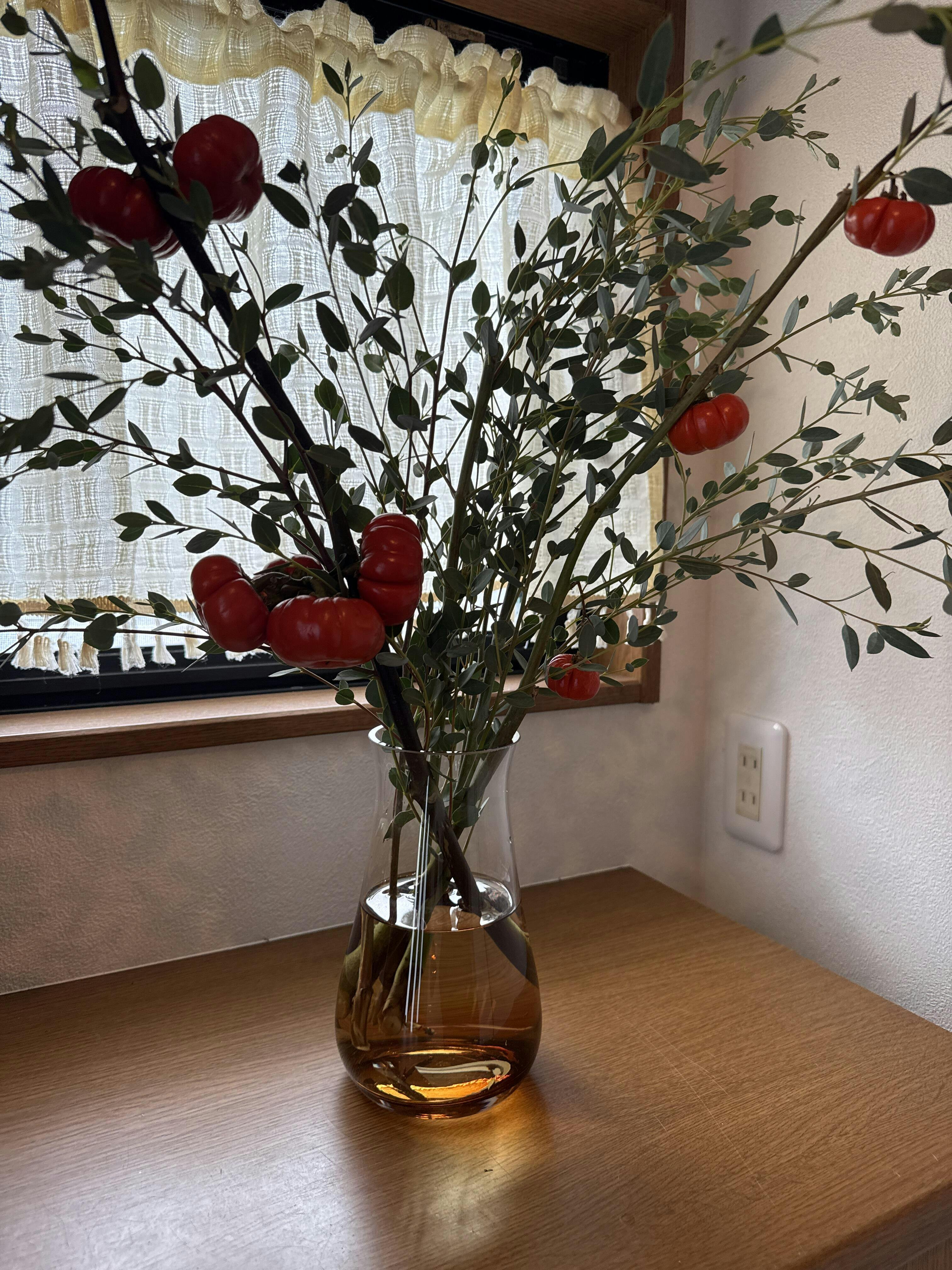 tsubomi ｜ やさしいカーブが植物に寄り添う花器