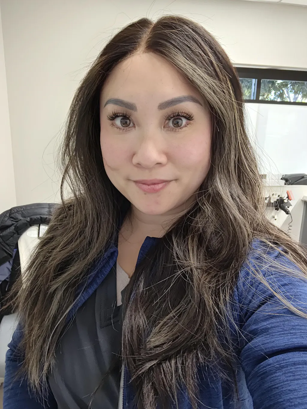 Lu s Silk Top Lace Front Wig Dark Brown With Light Caramel Highlight 