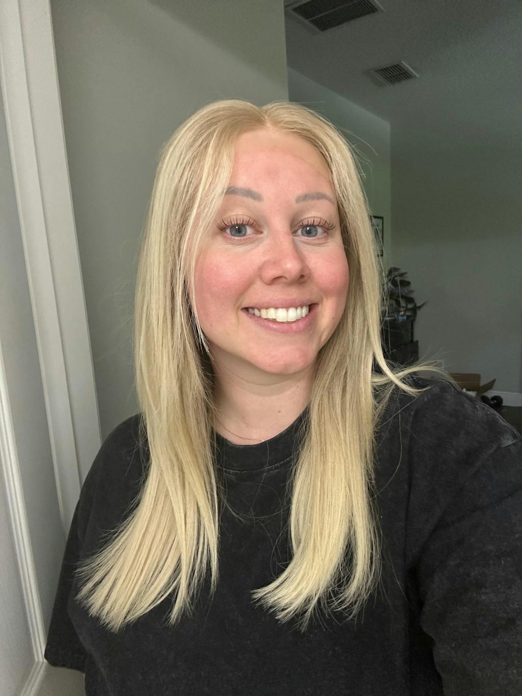 Alison (w/ No Root) Glueless 3.0 Lace Top Wig, 19" length (Butterfly Cut)