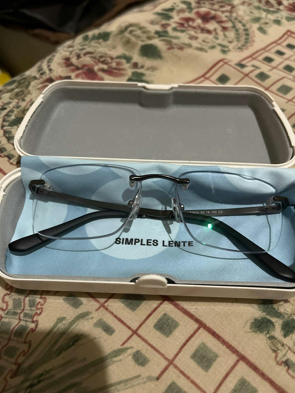 Armação | Sem Aro Quadrado Médio EB1 Bronze