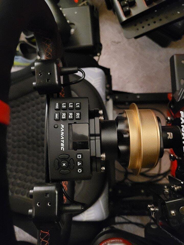 Fanatec Older Wheels Adapter to QR1 / QR2