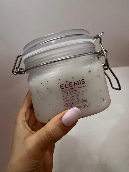 Elemis Frangipani Monoi Salt Glow Body Scrub 490g – SkincareEssentials