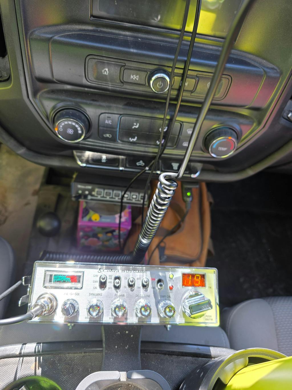 Radio Mount | 2014-2019 Silverado Sierra – Split Bench Seat With 3 Cup Holders