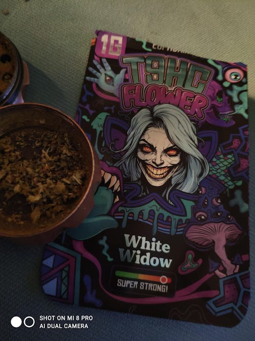 T9HC-Blüten White Widow