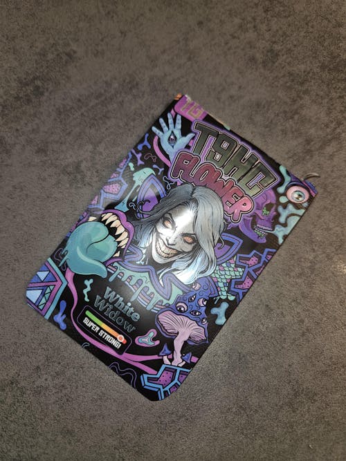 T9HC-Blüten White Widow