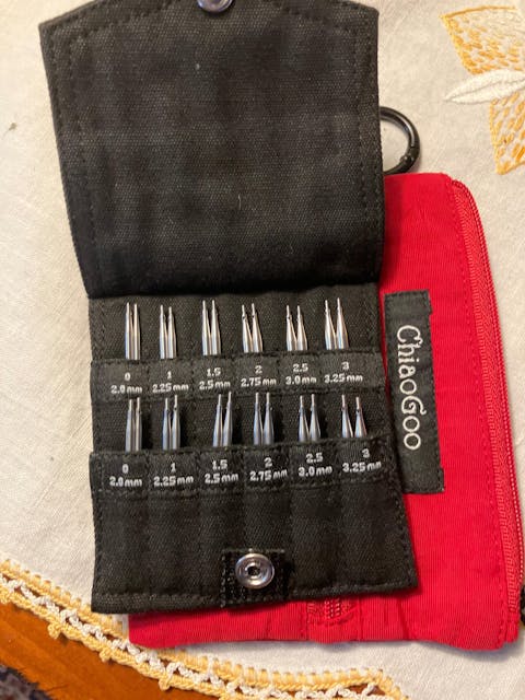 ChiaoGoo TWIST 2-Inch 3-Inch Shorties Red Set US- - US-3 Stainless Steel Interchangeable Knitting Needles