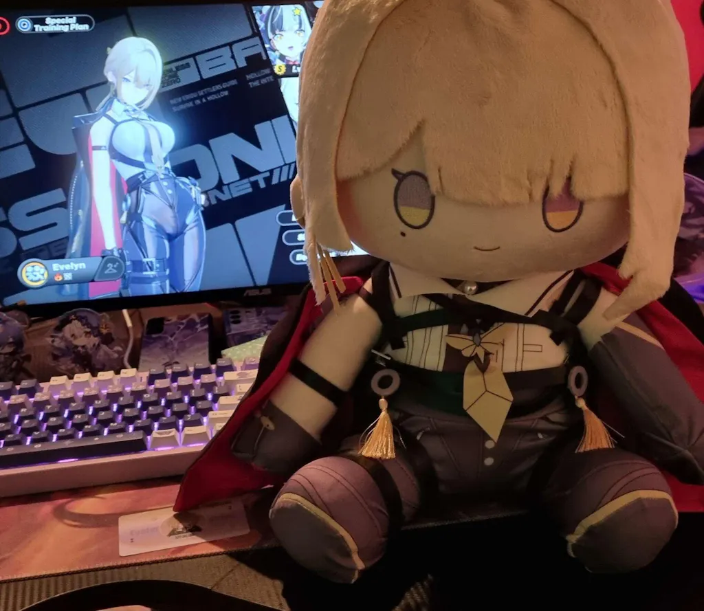 Smile House Fanart Yellow Hair Lady Staring Eyes Plush Doll 40CM