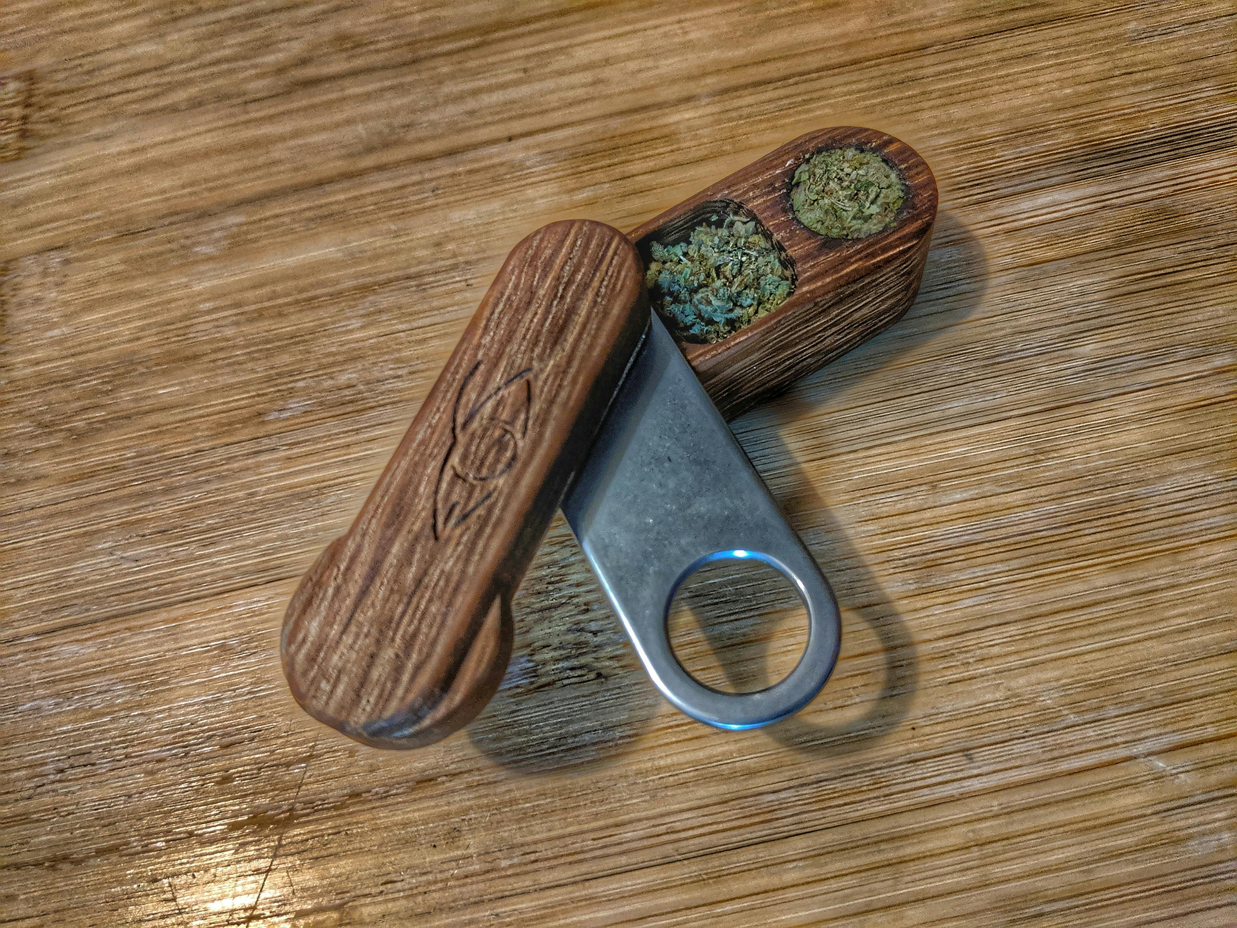 Monkey Pipe Plus Fisherman's Friend