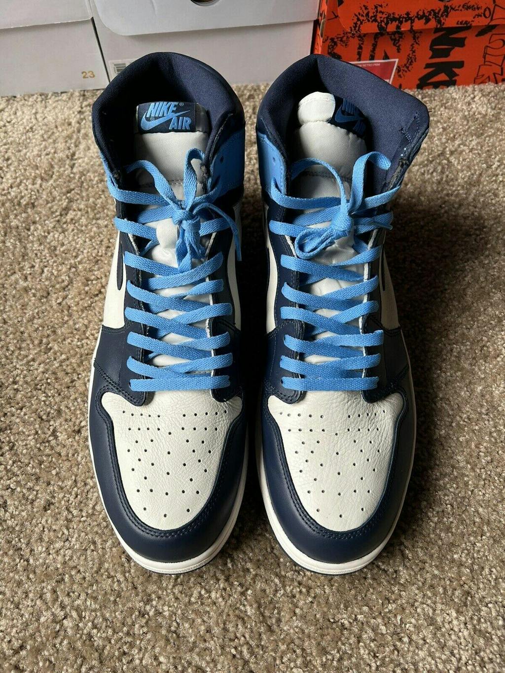 Air Jordan 1 Retro High Obsidian - SNKRBURGER