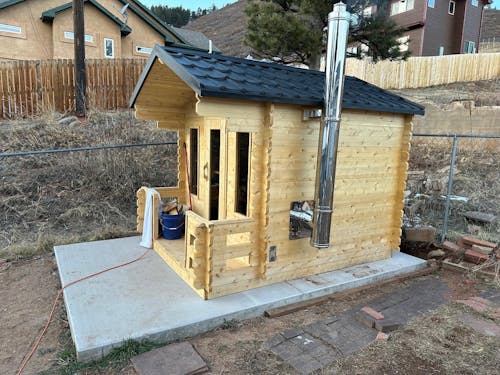 Dundalk Leisurecraft Canadian Timber 6 Person Georgian Cabin Sauna w/ Porch | CTC88PW