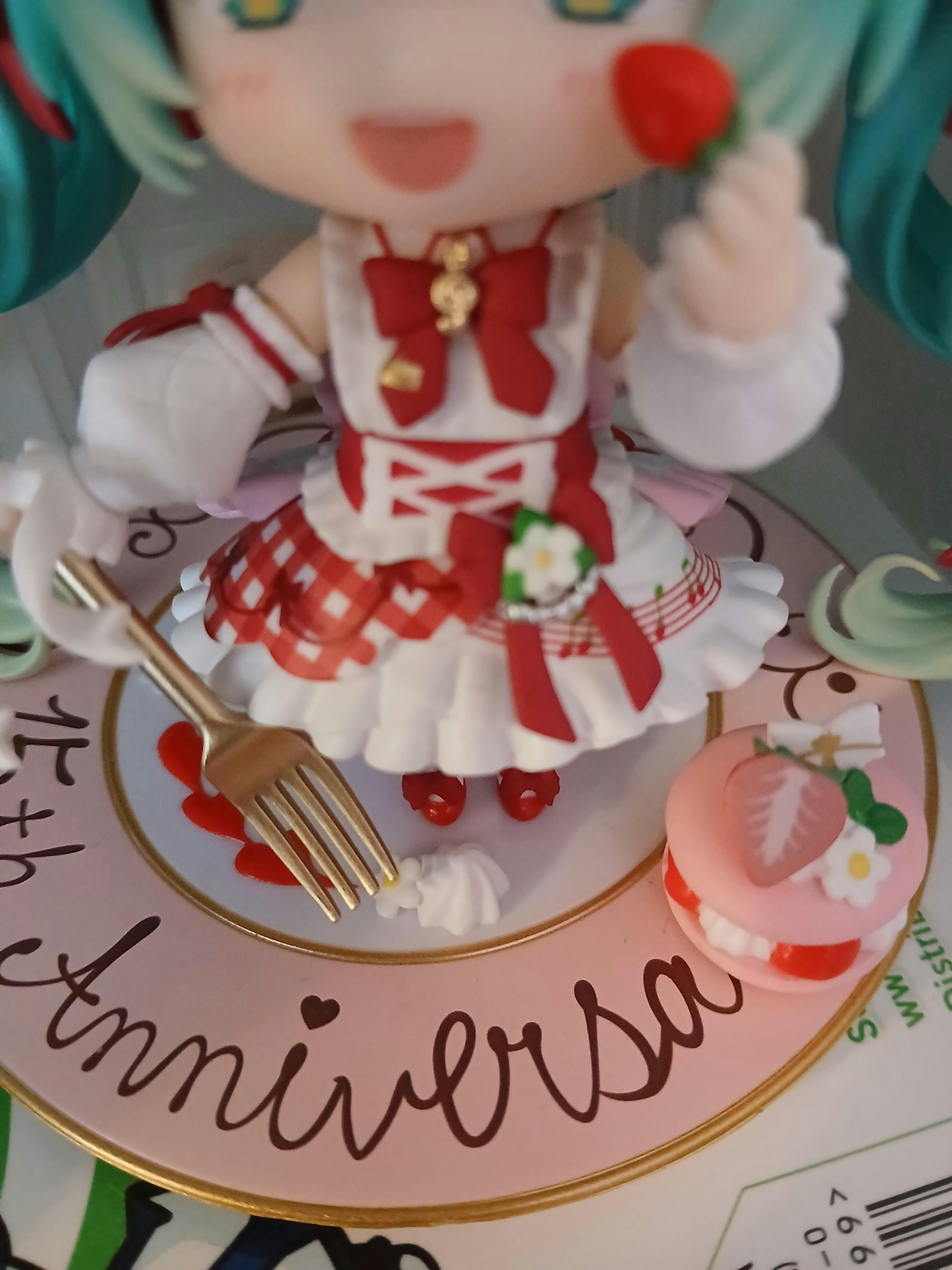Vocaloid - Hatsune Miku - Nendoroid #1939 - 15th Anniversary Ver