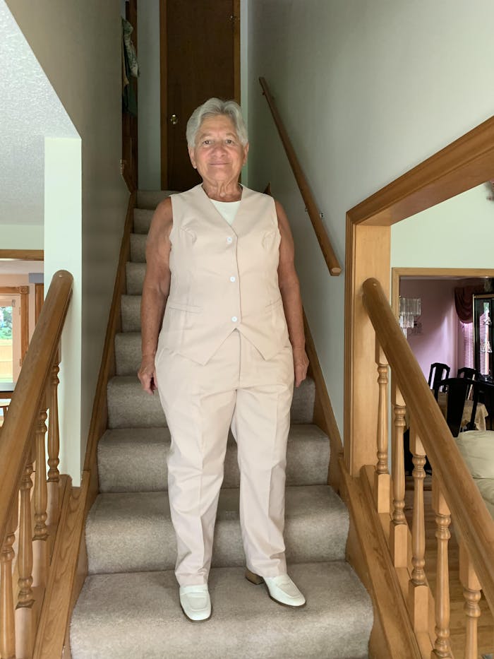 SoloveDress 3 Piece Women’s Single-Button Peak Lapel Suit (Blazer + Vest + Pants)