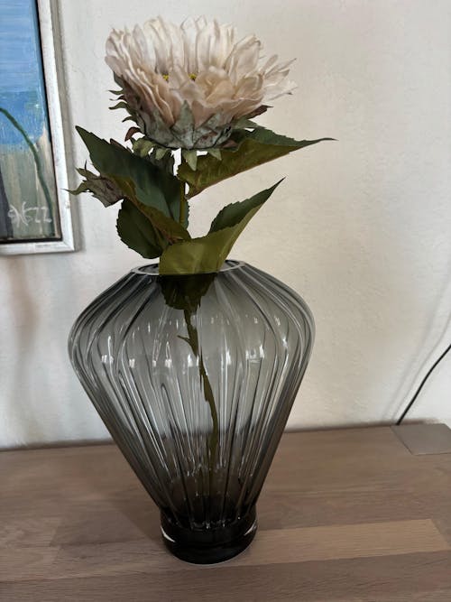 Evelyn Vase - Grå Mellem