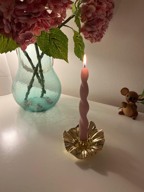 Lea Lysestage - Golden