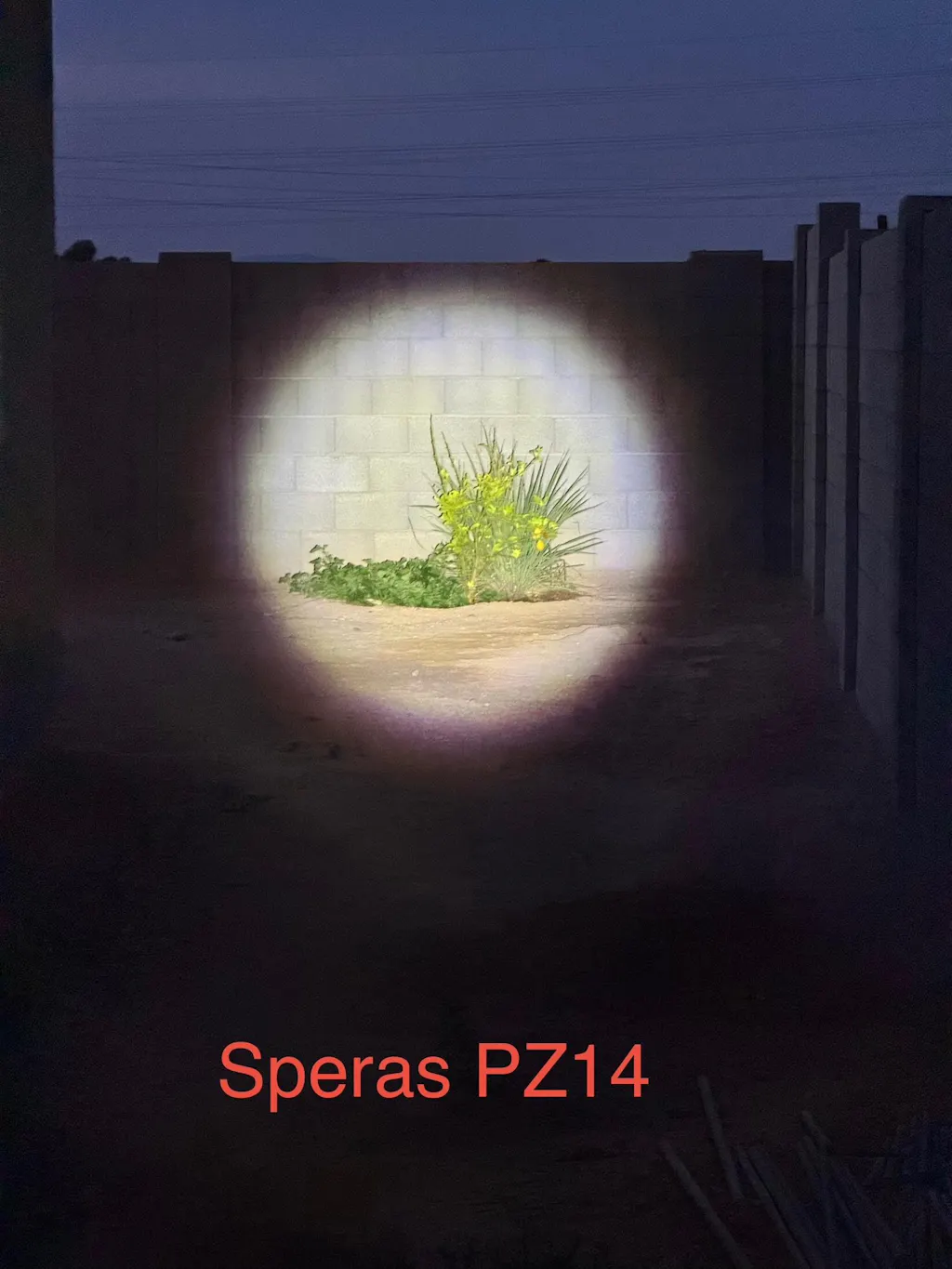 SPERAS PZ14 Zoomable EDC Tactical Hunting Outdoor Flashlight 1000lm 440m