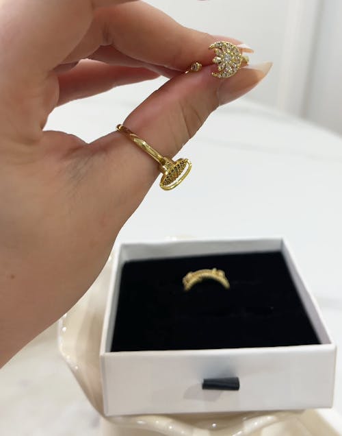 MASHA - Daisy Moon Spinner Ring