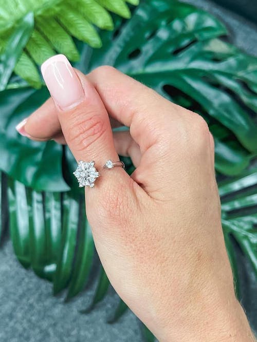 STELLA - Star Spinner Ring