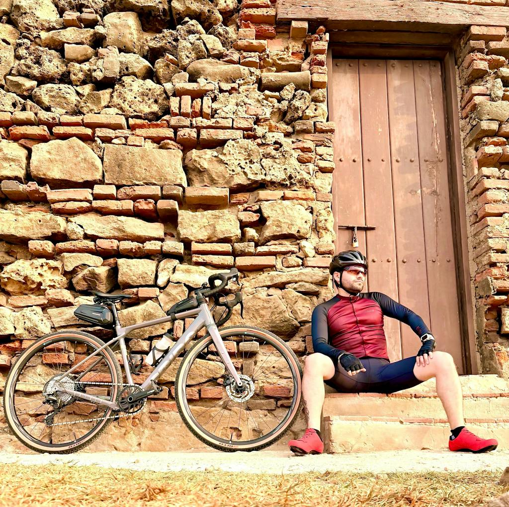 Bicicleta de gravel ORIGEN AL en aluminio con tenedor en carbono y grupo LTWOO GRT de 1x12 velocidades