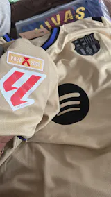 CAMISETA BARCELONA I 25/26 HOMBRE (VERSIÓN JUGADOR)