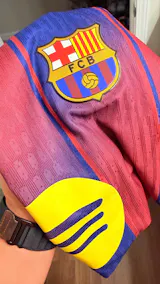 CAMISETA BARCELONA I 25/26 HOMBRE (VERSIÓN JUGADOR)