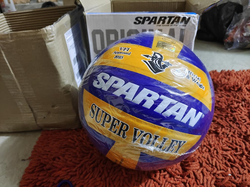 Spartan Super Volley Volleyball Size 4 (Pack of 1, Multicolor