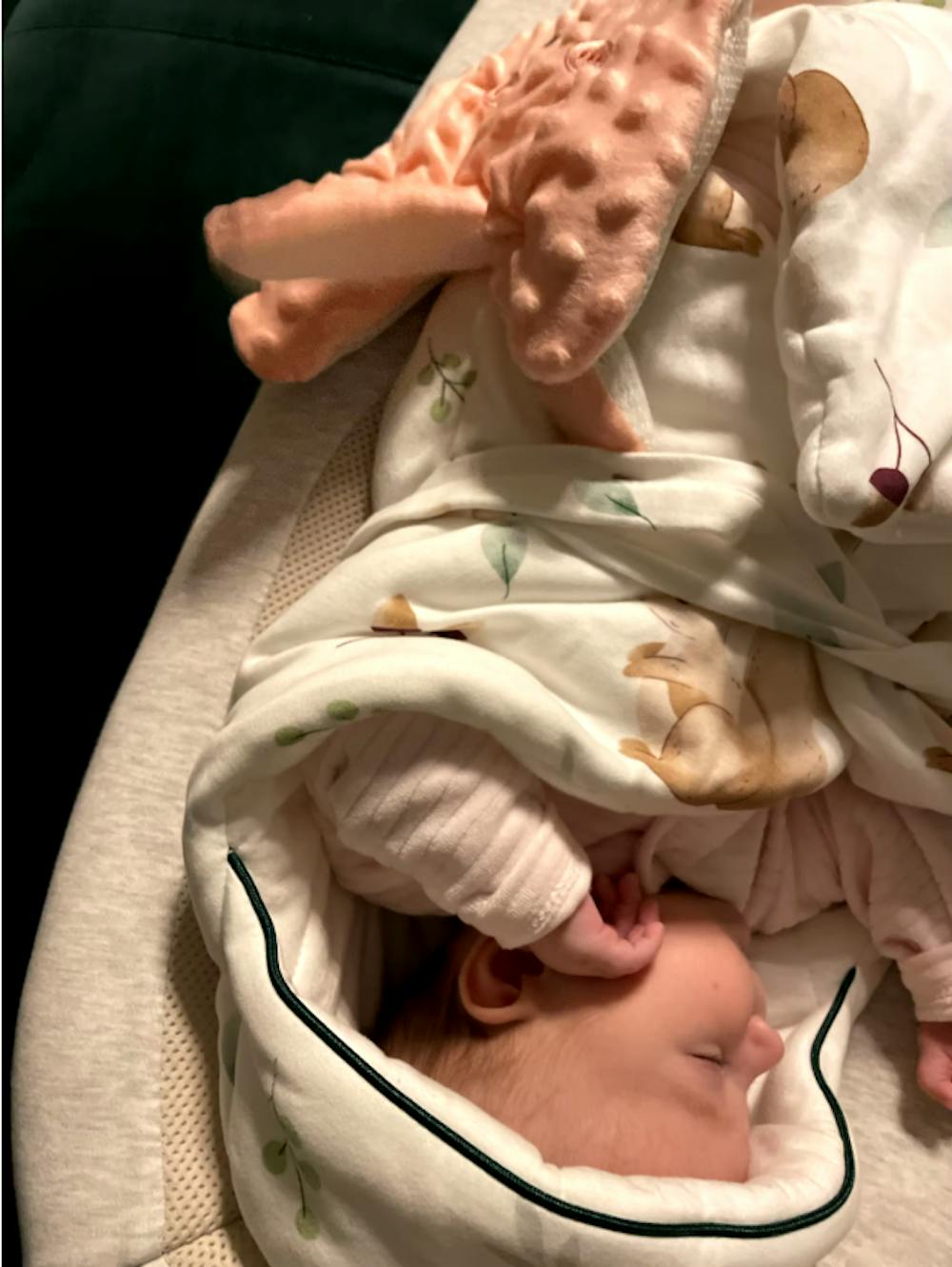 Baby Sleep Hand Patter